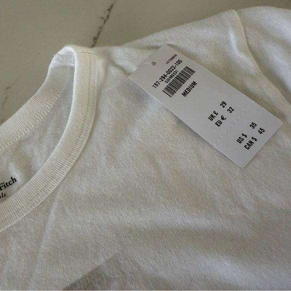 NWT Abercrombie & Fitch White T-Shirt- Paris - size medium - Picture 2 of 4